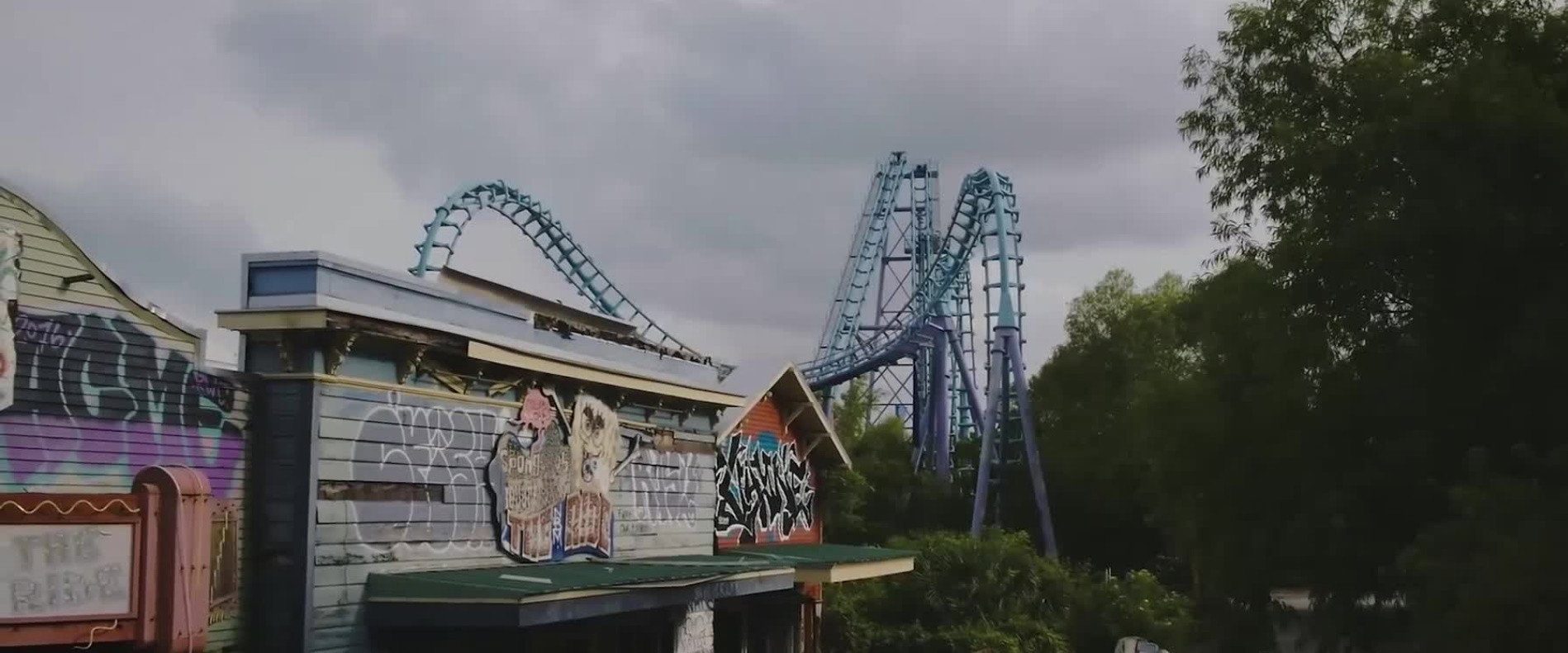 Closed for Storm background
