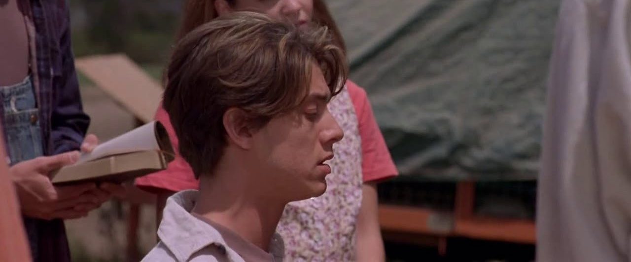 Children of the Corn V: Fields of Terror background