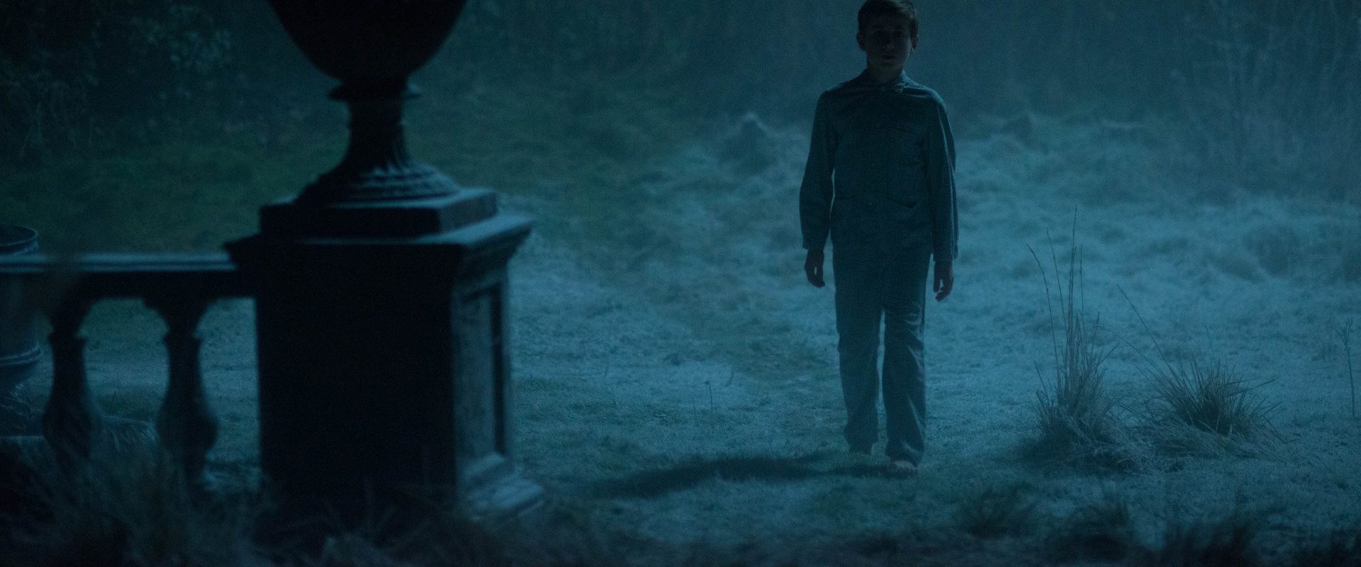 The Woman in Black 2: Angel of Death background