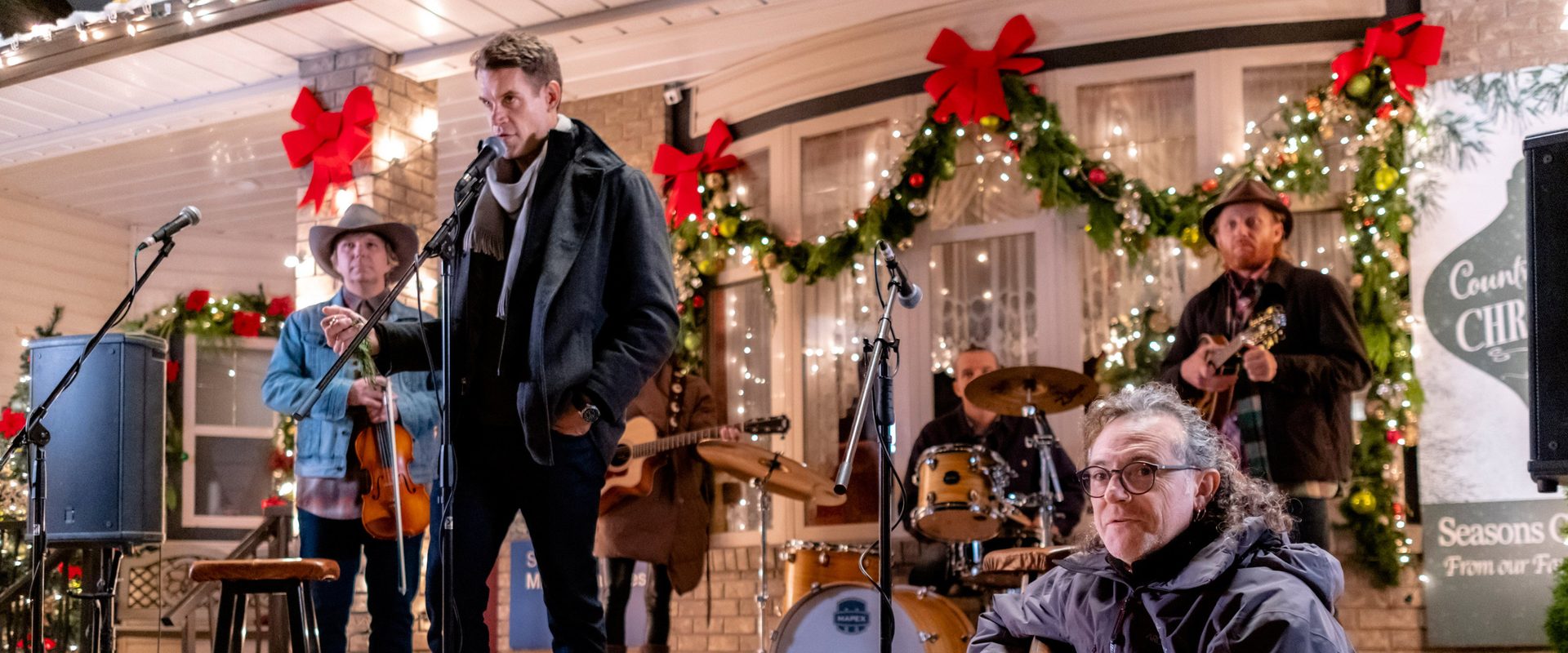 A Homecoming for the Holidays background