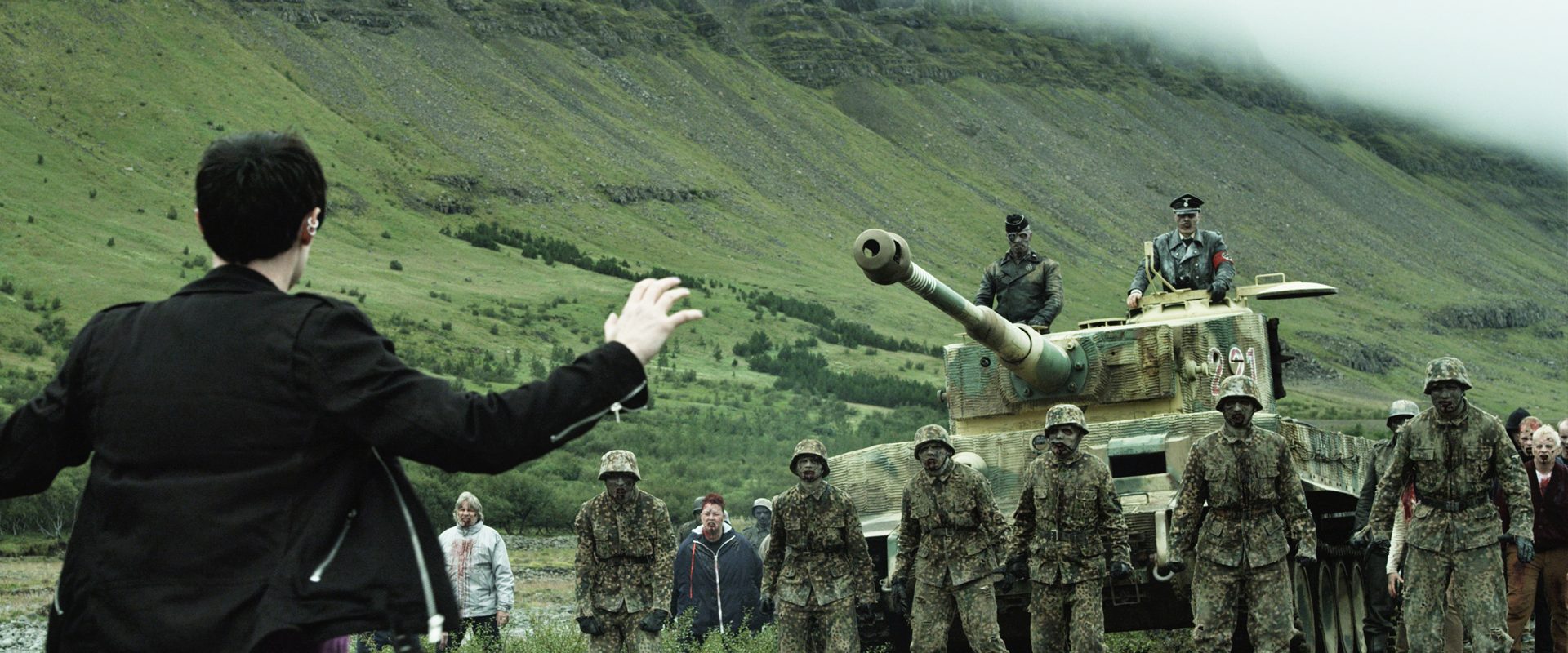 Dead Snow 2: Red vs. Dead background