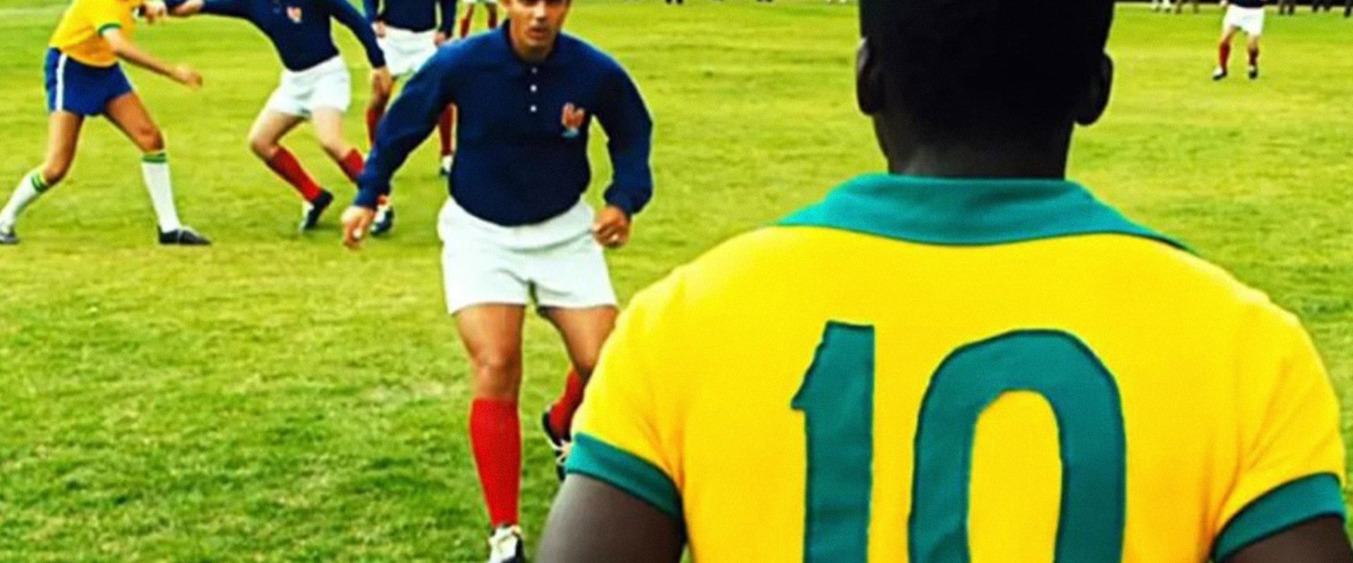 Pelé: Birth of a Legend background