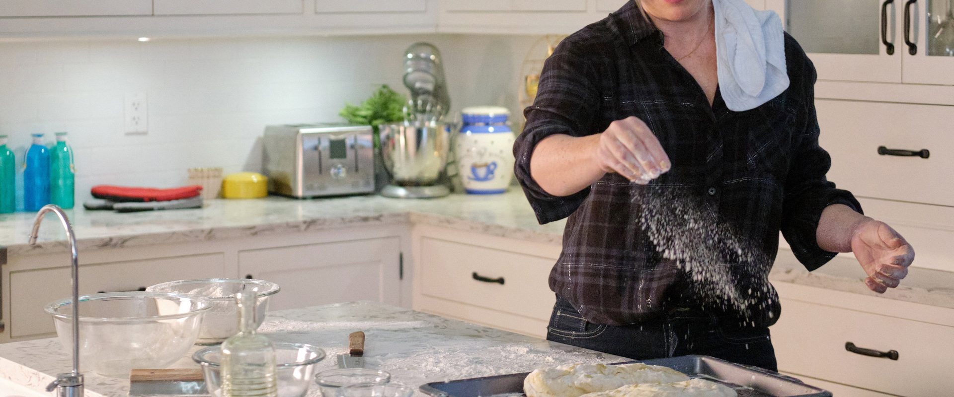 Carrot Cake Murder: A Hannah Swensen Mystery background