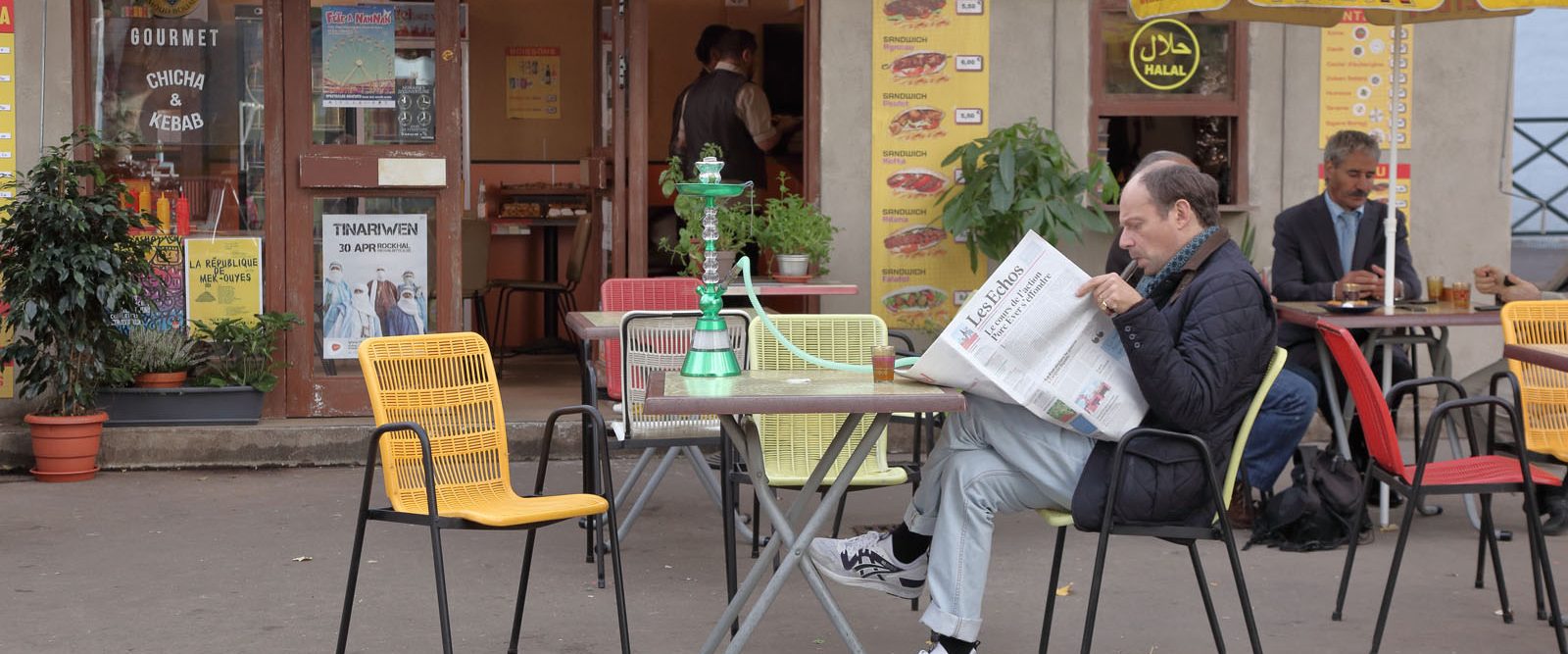 Neuilly sa mère, sa mère ! background