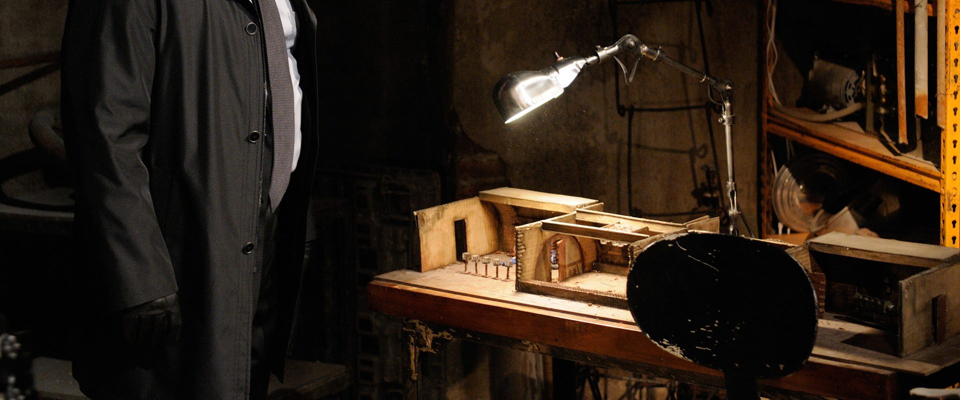 Saw V background