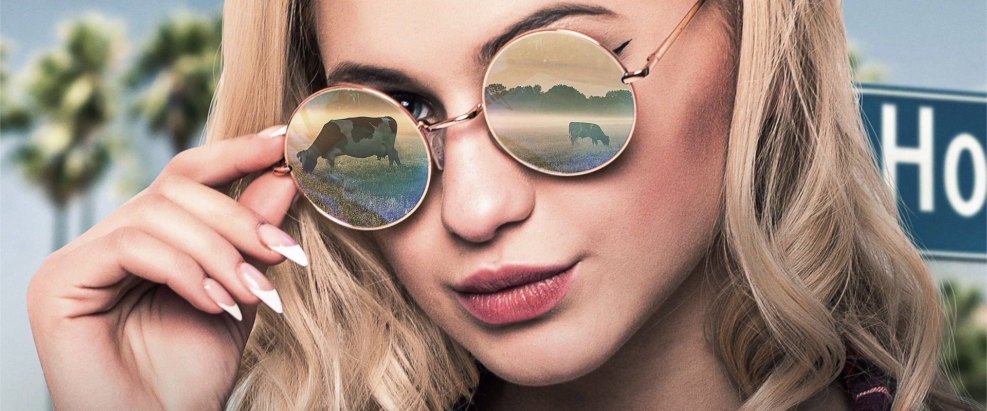 True Confessions of a Hollywood Starlet background