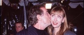 An Alan Smithee Film: Burn, Hollywood, Burn background
