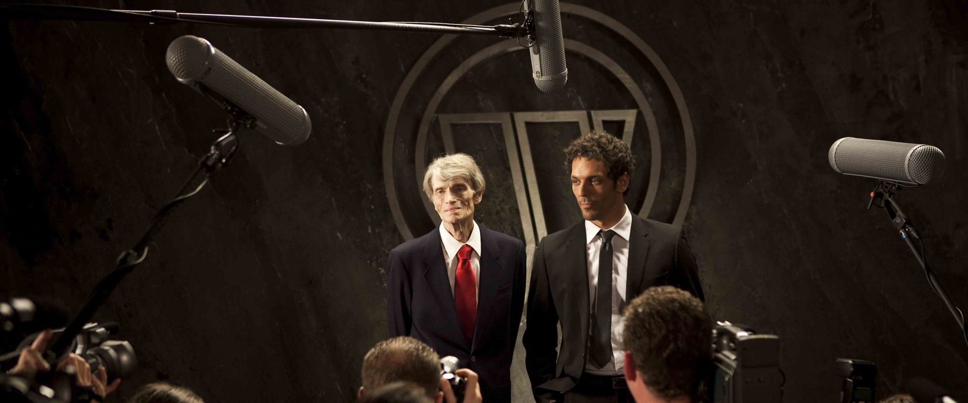Largo Winch II background