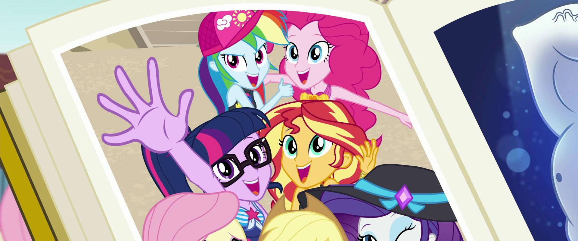 My Little Pony: Equestria Girls - Forgotten Friendship background
