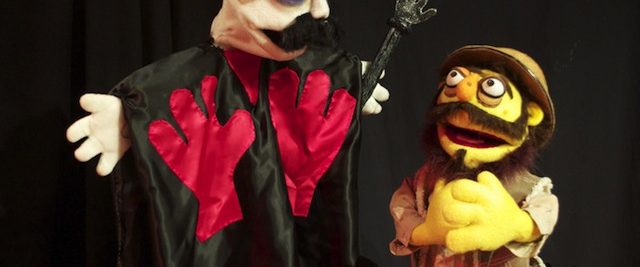 Manos: The Hands of Felt background