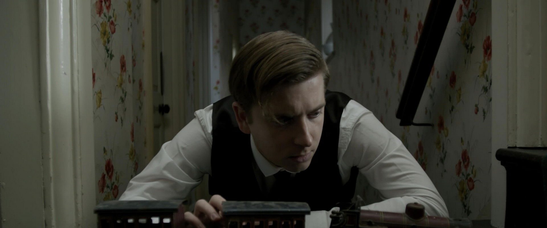 An English Haunting background