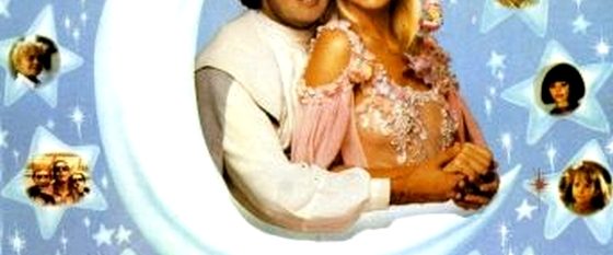 Xuxa in Crystal Moon background