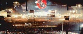 Roger Waters: The Wall - Live in Berlin background