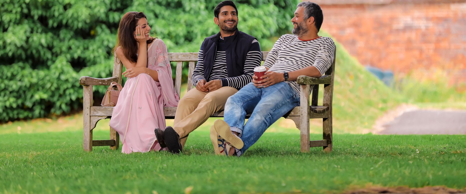 Khwaabon Ka Jhamela background