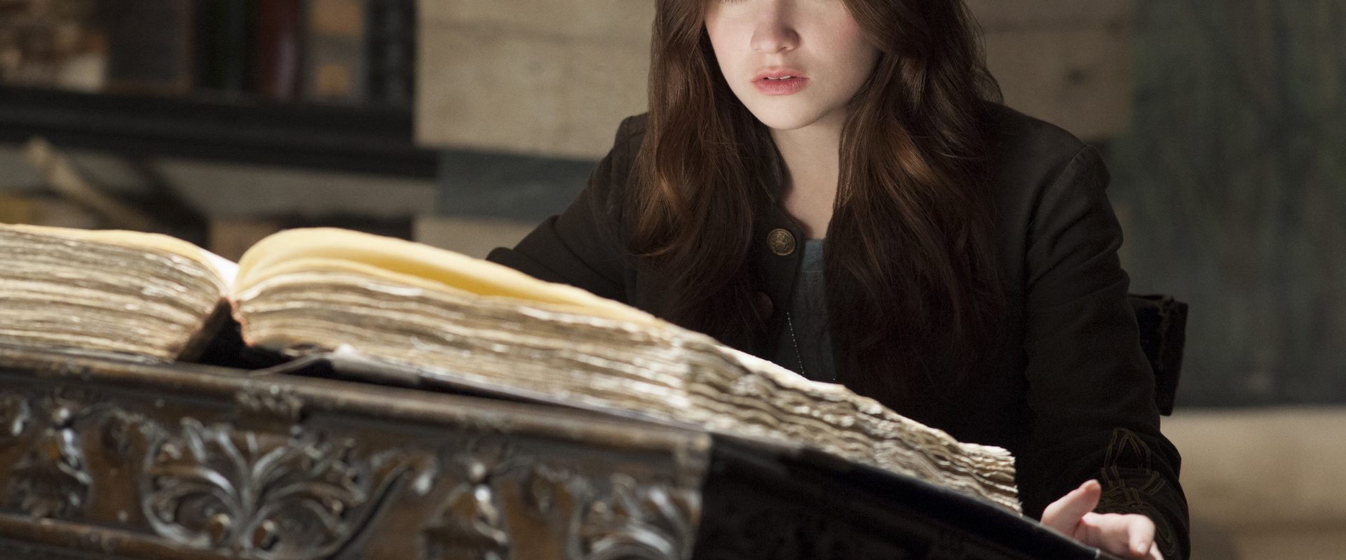 Beautiful Creatures background