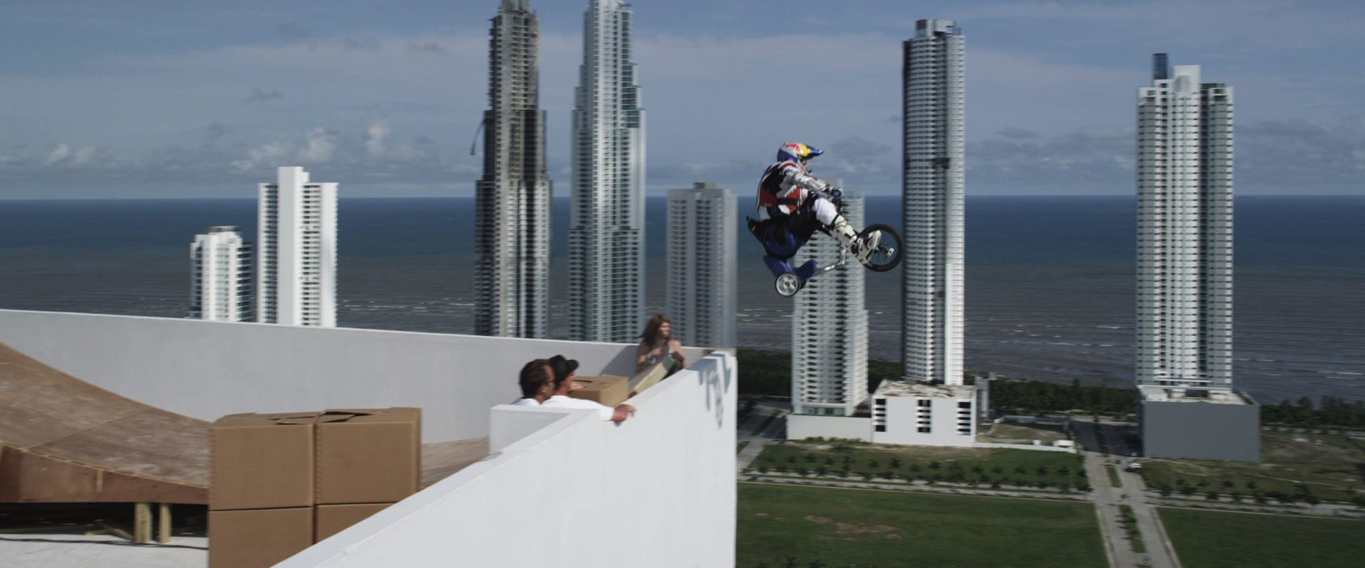 Nitro Circus: The Movie background