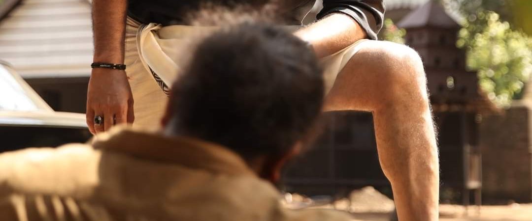 Aaraattu background