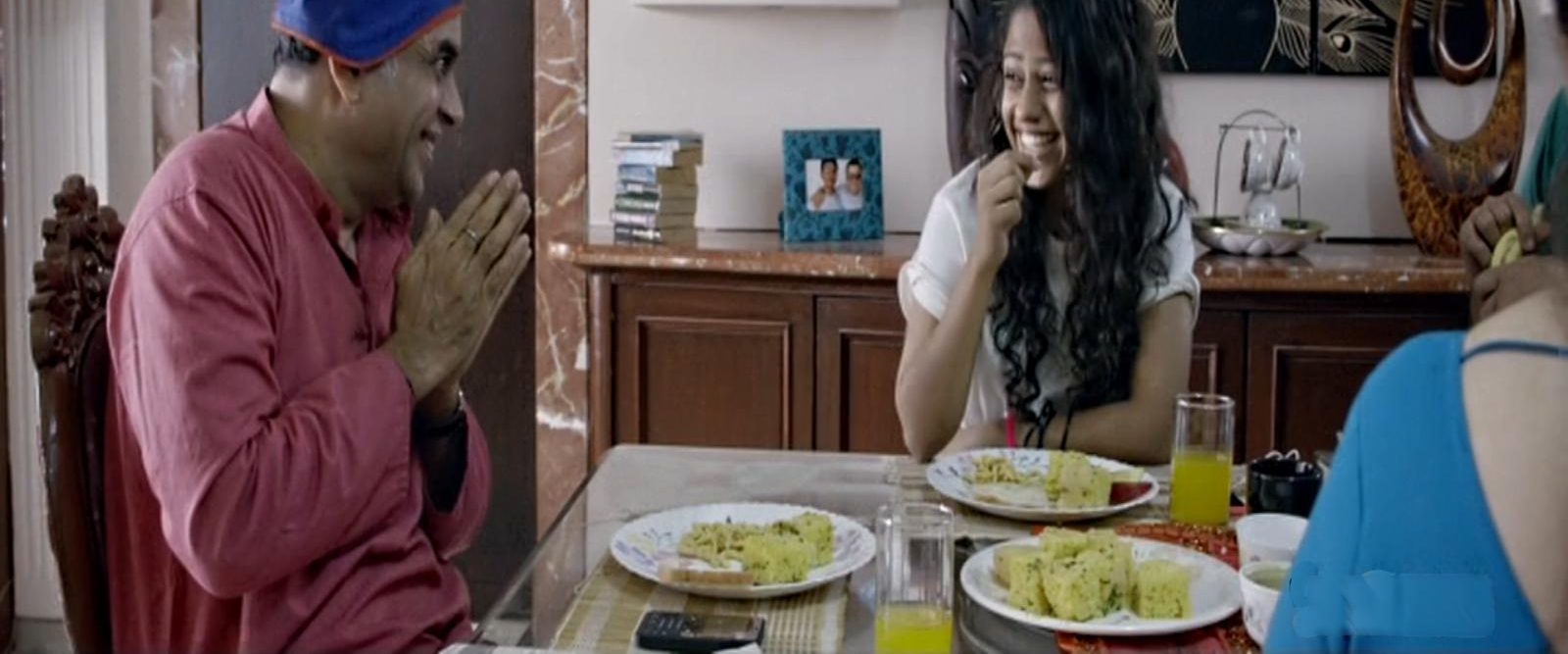 Dharam Sankat Mein background