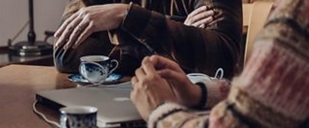 J'irai mourir dans les Carpates background