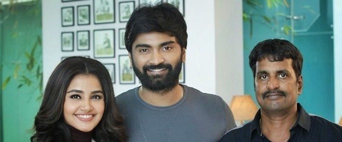 Thalli Pogathey background