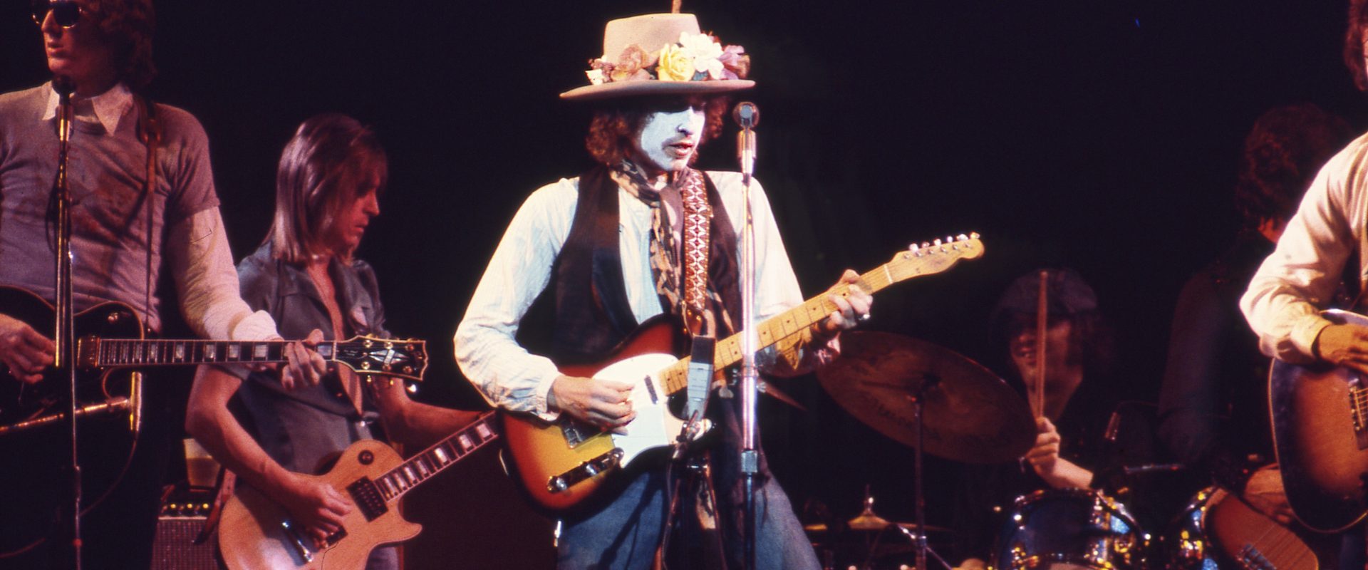 Rolling Thunder Revue: A Bob Dylan Story by Martin Scorsese background