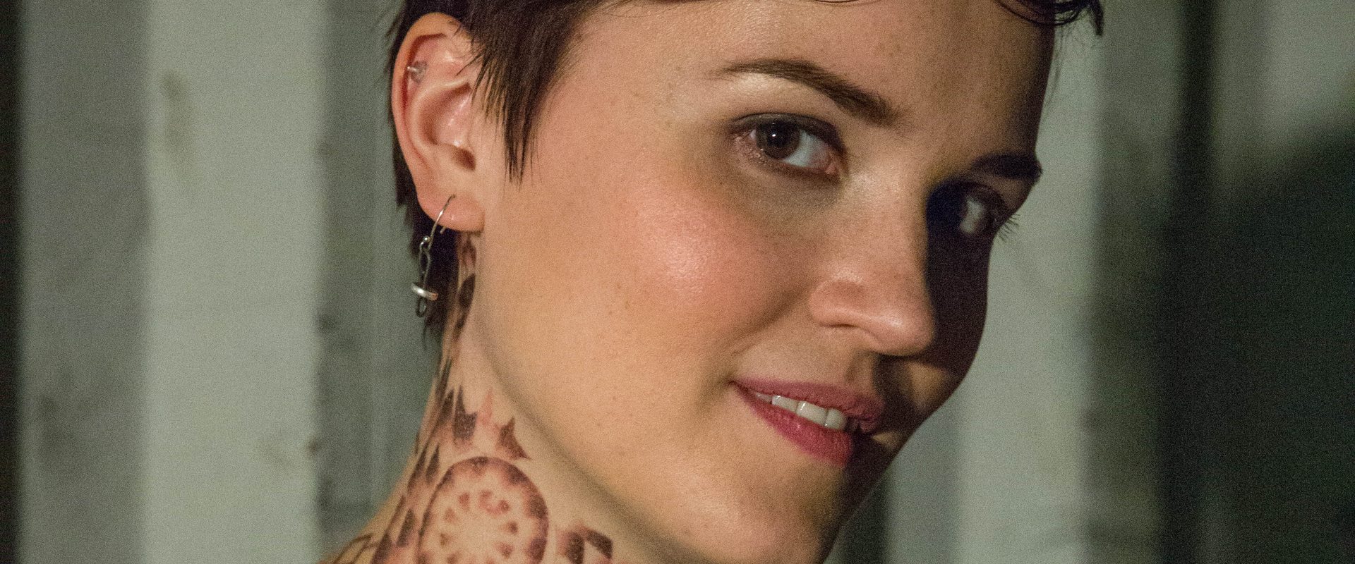 Divergent background