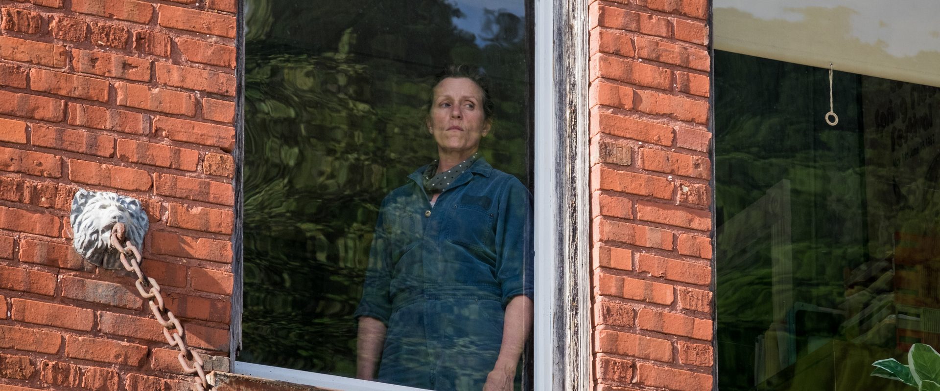 Three Billboards Outside Ebbing, Missouri background