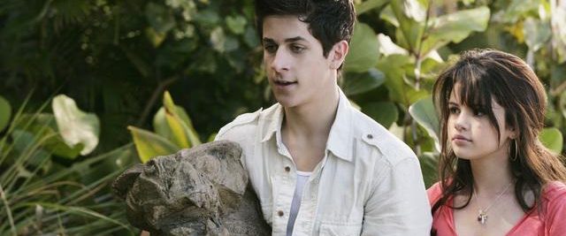 Wizards of Waverly Place: The Movie background