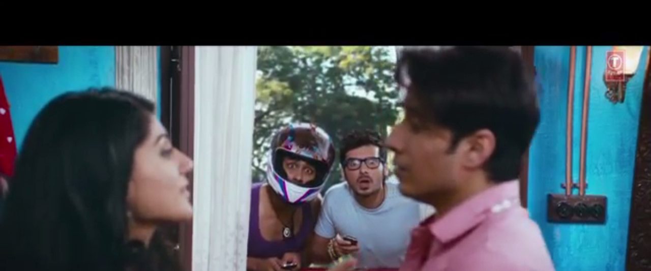Chashme Baddoor background