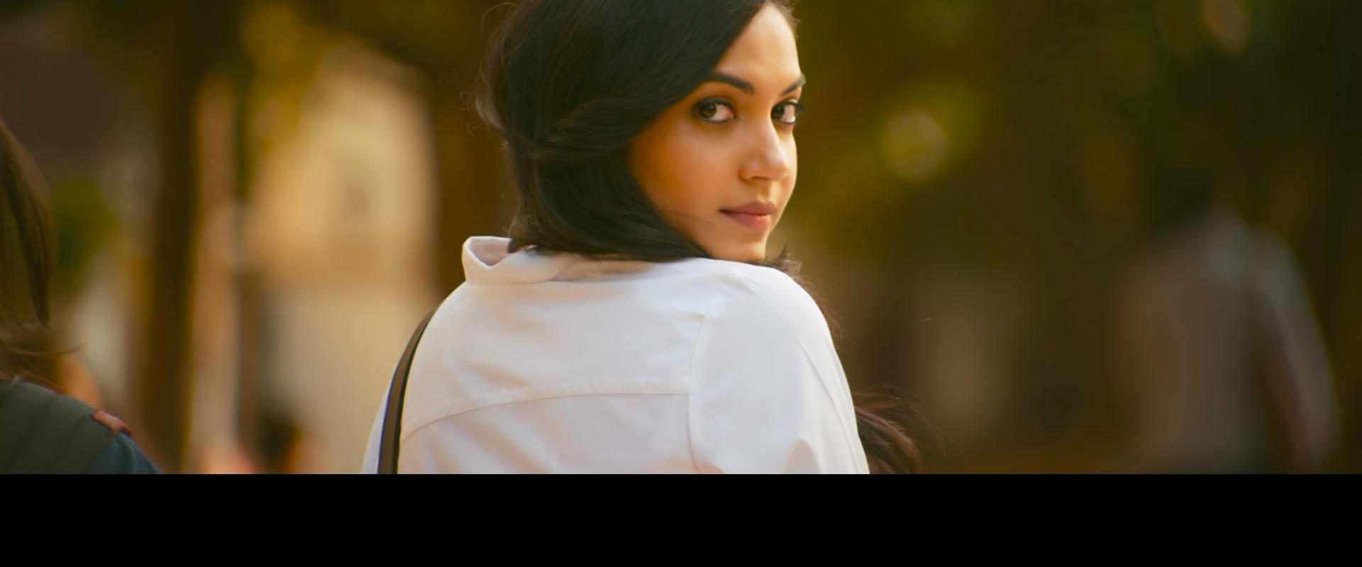 Pelli Choopulu background