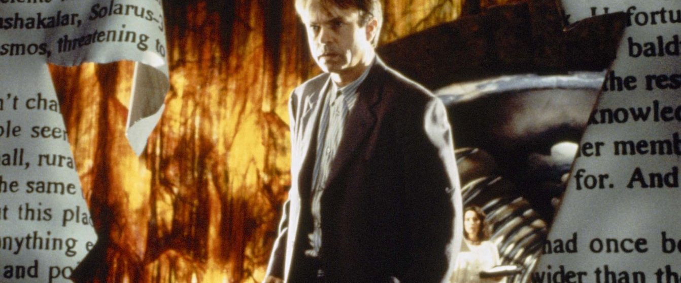 In the Mouth of Madness background