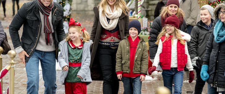 A Christmas to Remember background