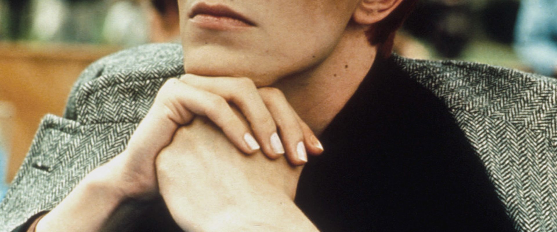 The Man Who Fell to Earth background