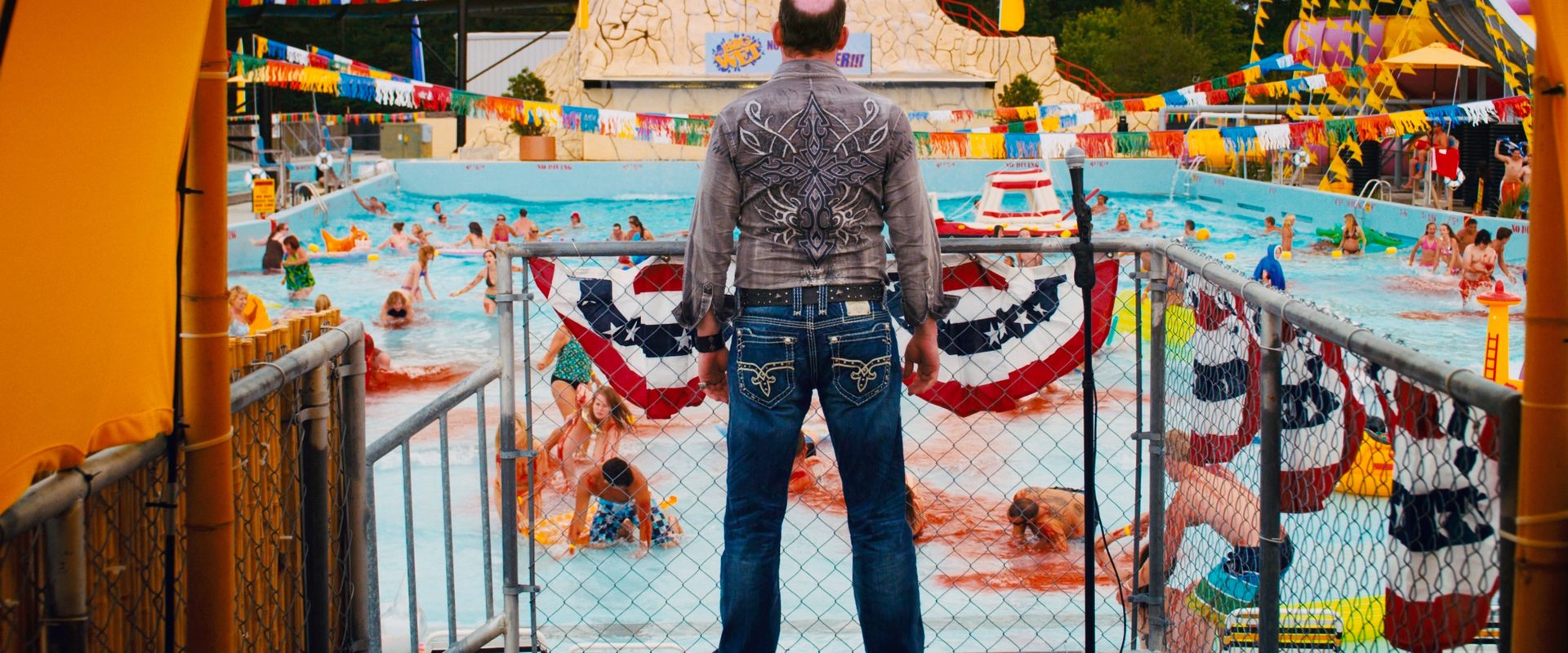 Piranha 3DD background