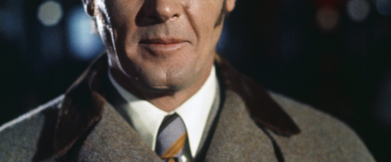 Sherlock Holmes in New York background