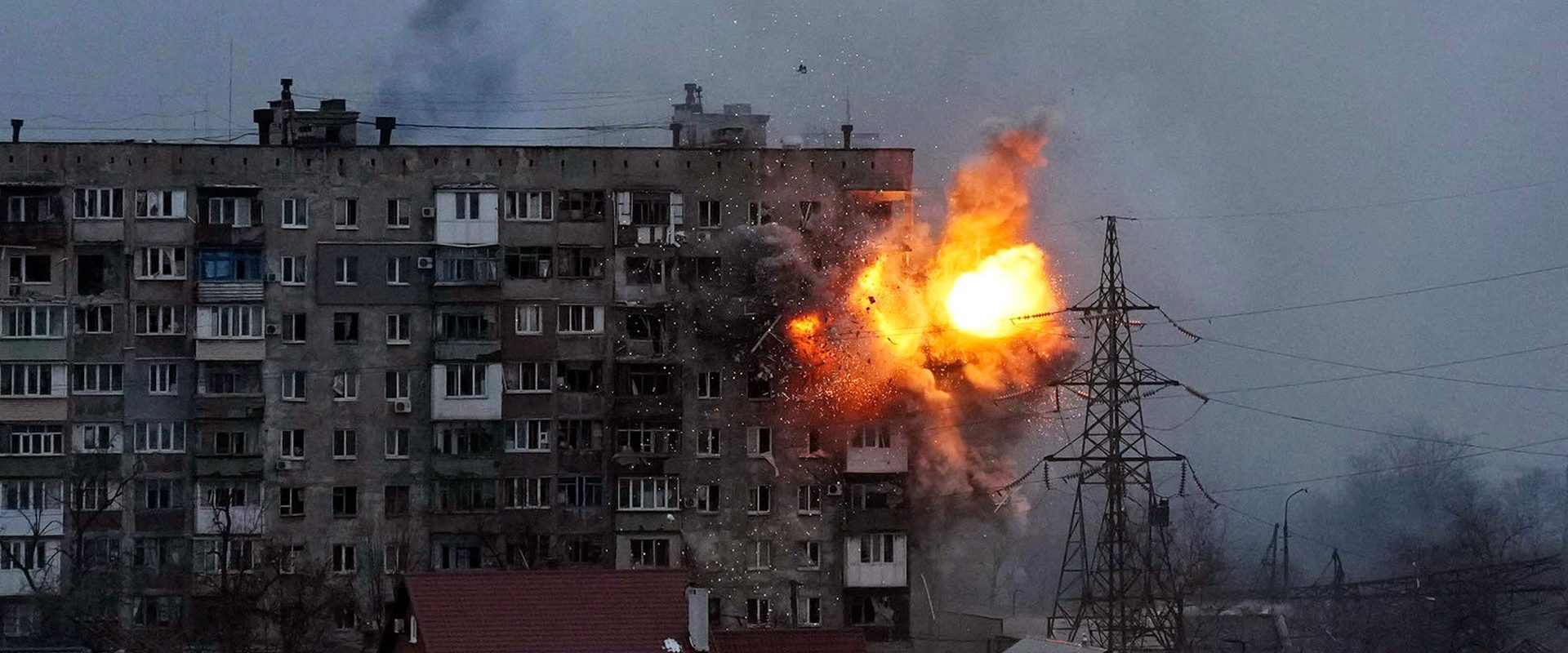 20 Days in Mariupol background