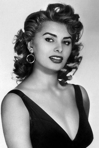 Sophia Loren, photo 2 of 3