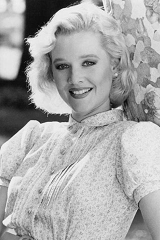 Penelope Ann Miller, photo 3 of 3