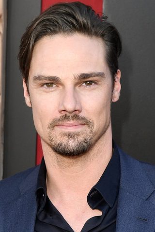 Jay Ryan, photo 2 of 3