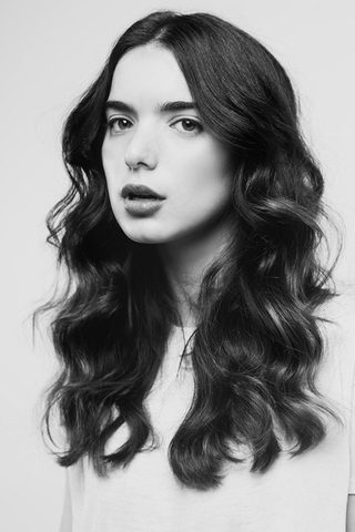 Dylan Gelula, photo 3 of 3