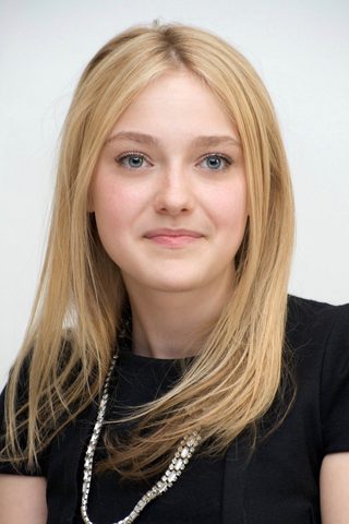 Dakota Fanning, photo 3 of 3