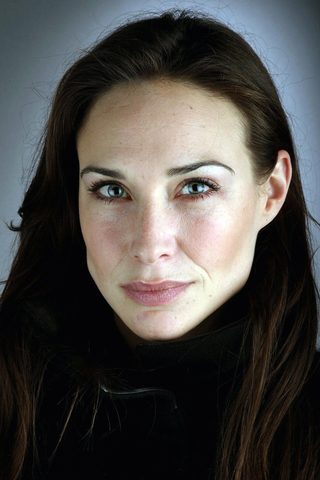 Claire Forlani, photo 3 of 3