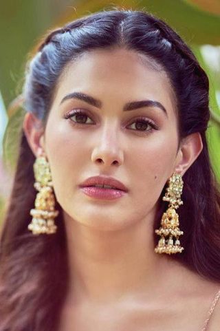 Amyra Dastur, photo 3 of 3