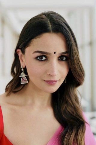 Alia Bhatt, photo 2 of 3