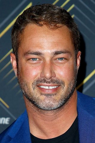 Taylor Kinney, photo 3 of 3