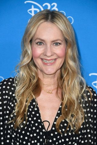 Linda Larkin, photo 2 of 3