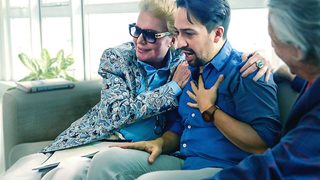 Mucho Mucho Amor: The Legend of Walter Mercado still 5