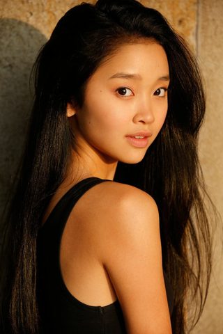 Lana Condor, photo 2 of 3