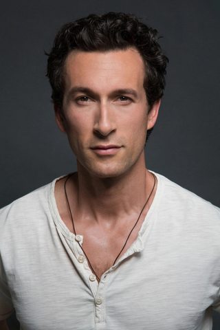 Aaron Lazar, photo 3 of 3