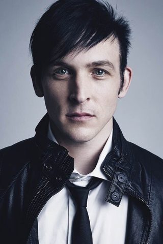 Robin Lord Taylor, photo 2 of 3